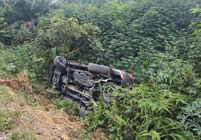 Bak Film Action! Mobil Bandar Sabu di Rohil Terbalik Usai Kejar-kejaran Panas dengan Polisi