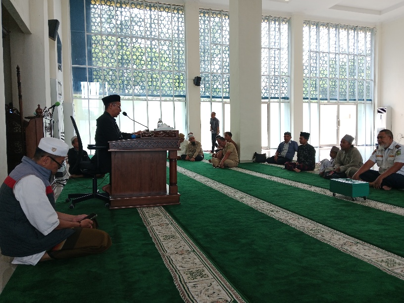 Ustaz Dr Lukmanul Hakim: Jika Ingin Hidup Lebih Baik, Perbaiki Kualitas Sholat