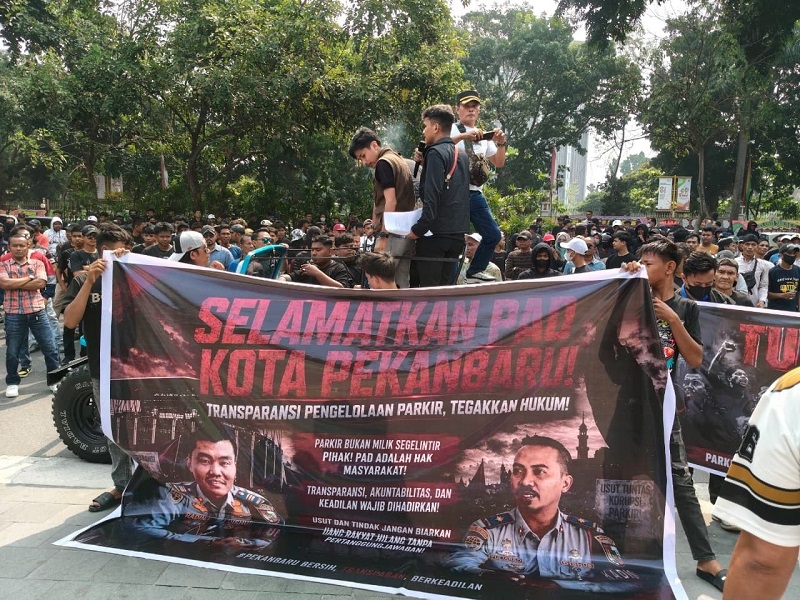 Skandal Parkir Pekanbaru, APMPB Geruduk Kejati Riau, Desak Periksa Kadishub dan PT YSM