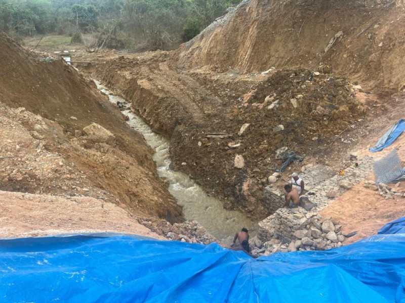 Perbaikan Jalan Lintas Riau-Sumbar Pasca Longsor Berjalan Lancar