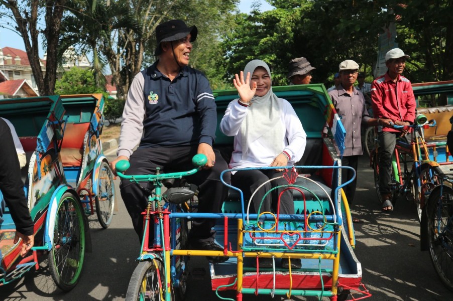Sang Pemimpin dan Kenangan Becak di Tembilahan