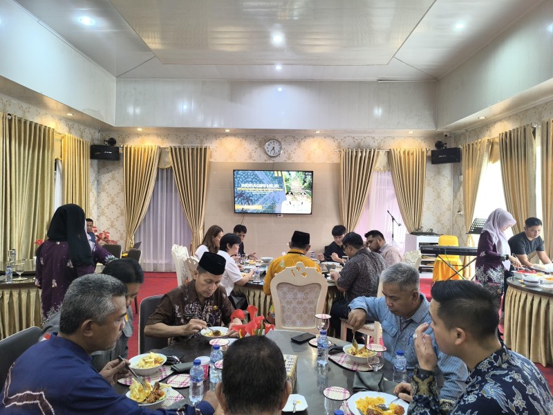 Bupati Inhil Jamu Tim Hilirisasi Kelapa Bappenas dan Investor