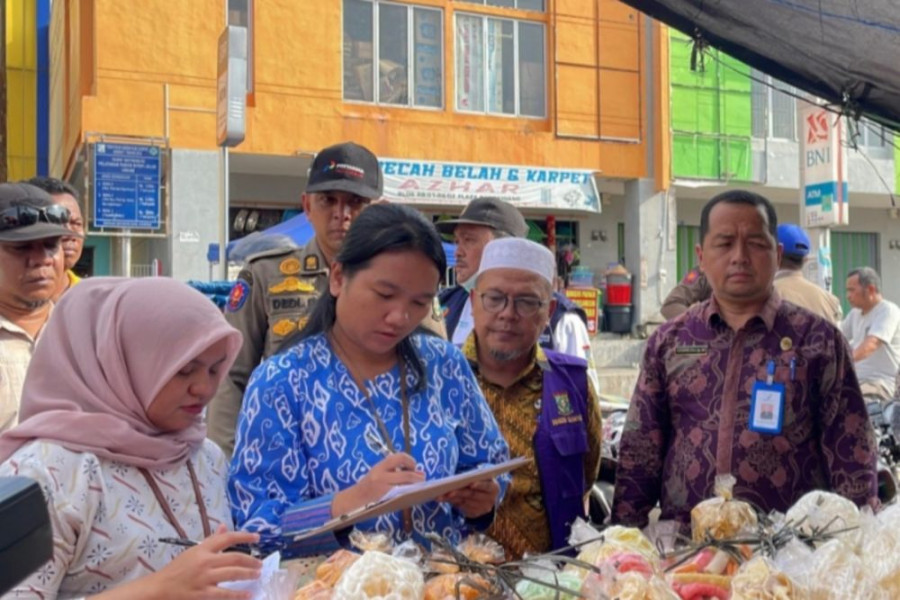 Turun ke Pasar Takjil, BBPOM Pekanbaru Temukan Boraks dalam Kerupuk Tempe