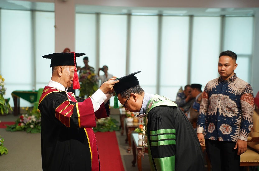 Prof Dr Fathurrahman Dikukuhkan sebagai Guru Besar Bioteknologi dan Genetika UIR