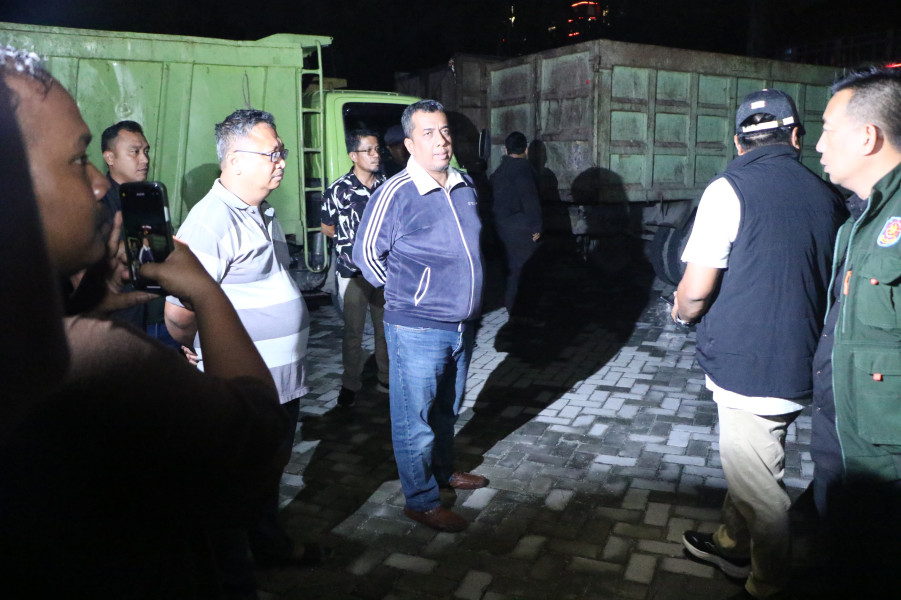 Tumpukan Sampah di Pekanbaru, Pj Walikota Roni Rakhmat Cek Armada PT EPP