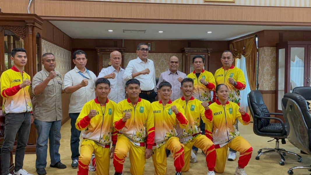 Ketua DPRD Kaderismanto Dukung Lima Atlit Karate Riau Ikut Tanding di Brunei Darussalam