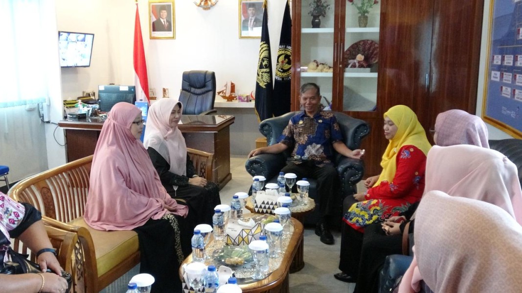 Hj Katerina Susanti Sambangi Warga Binaan Perempuan di Lapas Kelas II A