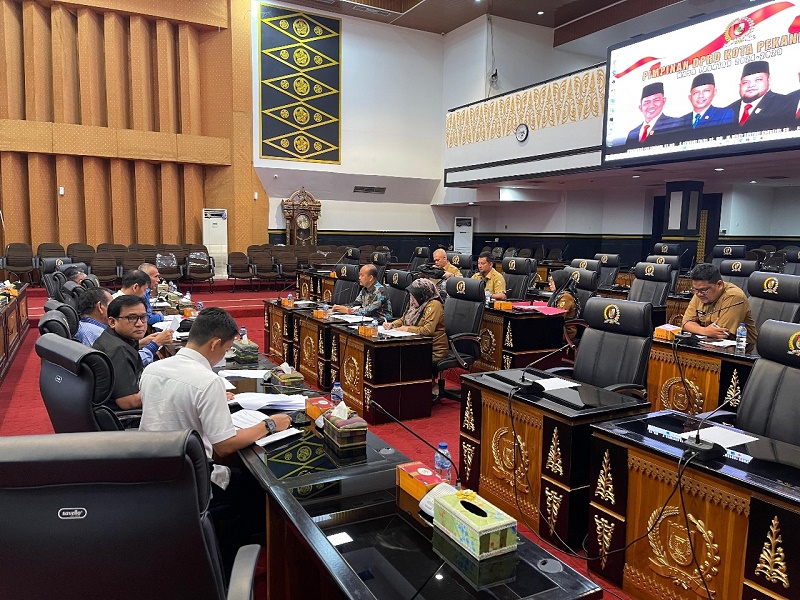 Hadiri Rapat Kerja Pansus Bahas LKPJ Pemerintah Kota Tahun 2024, BPKAD Pekanbaru Pastikan Data Tersedia Lengkap dan Akurat