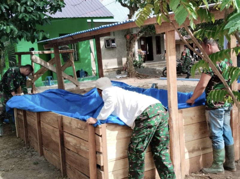 Dari Rumah Tak Layak Huni Menuju Keluarga Mandiri, TMMD ke-129 Kodim 0102/Pidie Siapkan Kolam Lele dan Kandang Ayam Petelur