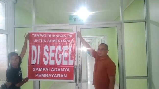 Rekanan Segel RS Madani Pekanbaru, Tuntut Pembayaran Proyek Rp54 Miliar Sejak 2022