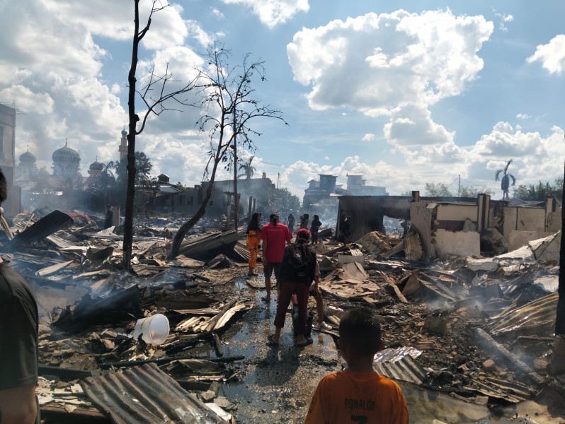 Ratusan Rumah di Pulau Kijang Ludes Terbakar, Idris Laena : Harus Diperhatikan Nasib Korban