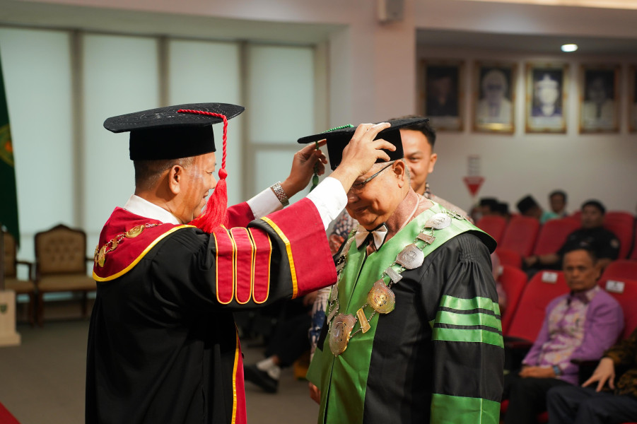 UIR Resmi Kukuhkan Dua Guru Besar