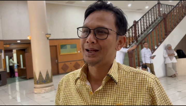 Jons Ade Soroti Jalan Rusak di Kuansing-Inhu: Warga Kecil yang Paling Terdampak