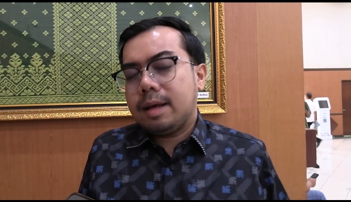 Seragam Sekolah Gratis Program Gubernur Dapat Kritik dari DPRD Riau