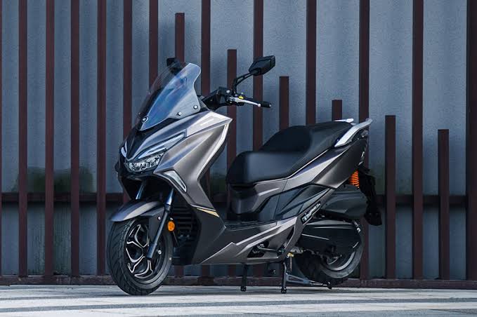 QJ Motor F250, Pesaing Baru Yamaha XMAX dan Honda Forza 250 di Indonesia!