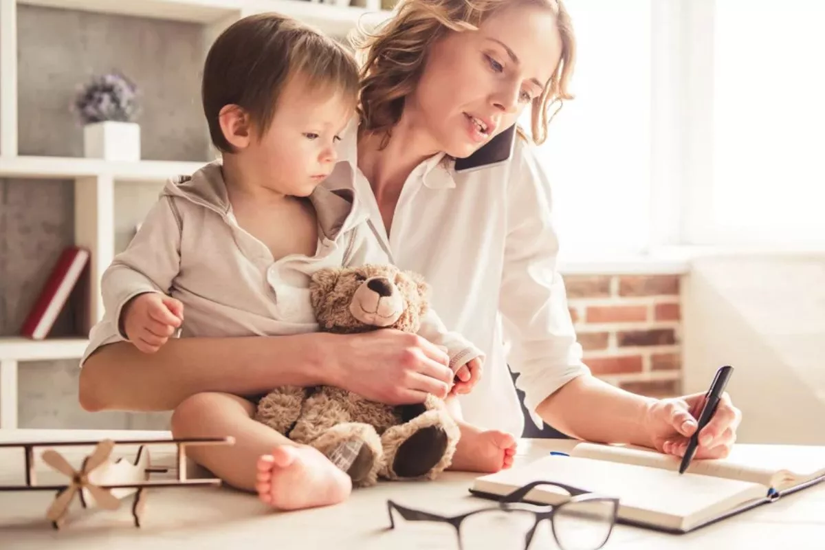 Trik Parenting Hemat Energi untuk Working Moms