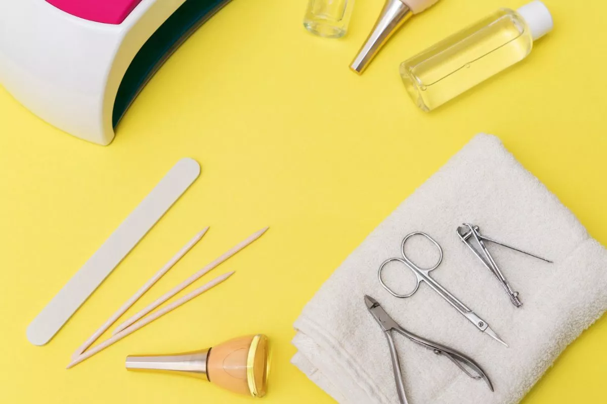 Kuku Rusak? 7 Alat Manicure dan Pedicure yang Wajib Punya di Rumah