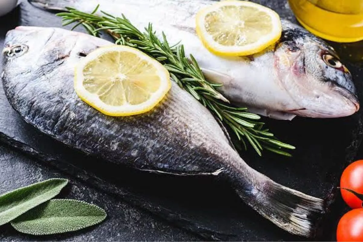 Masakan Gagal? Ini 7 Bumbu Penghilang Bau Amis Ikan Paling Ampuh!