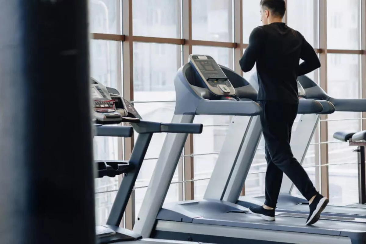 Alat Ini Bisa Membakar Lemak 2x Lebih Cepat? Treadmill Untuk Kardio!