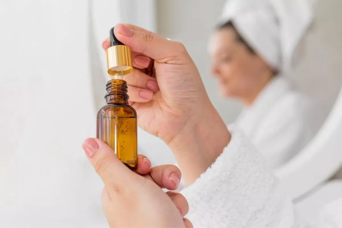Bebas Lengket! Rahasia Urutan Menggunakan Body Oil Malam Hari agar Menyerap Sempurna