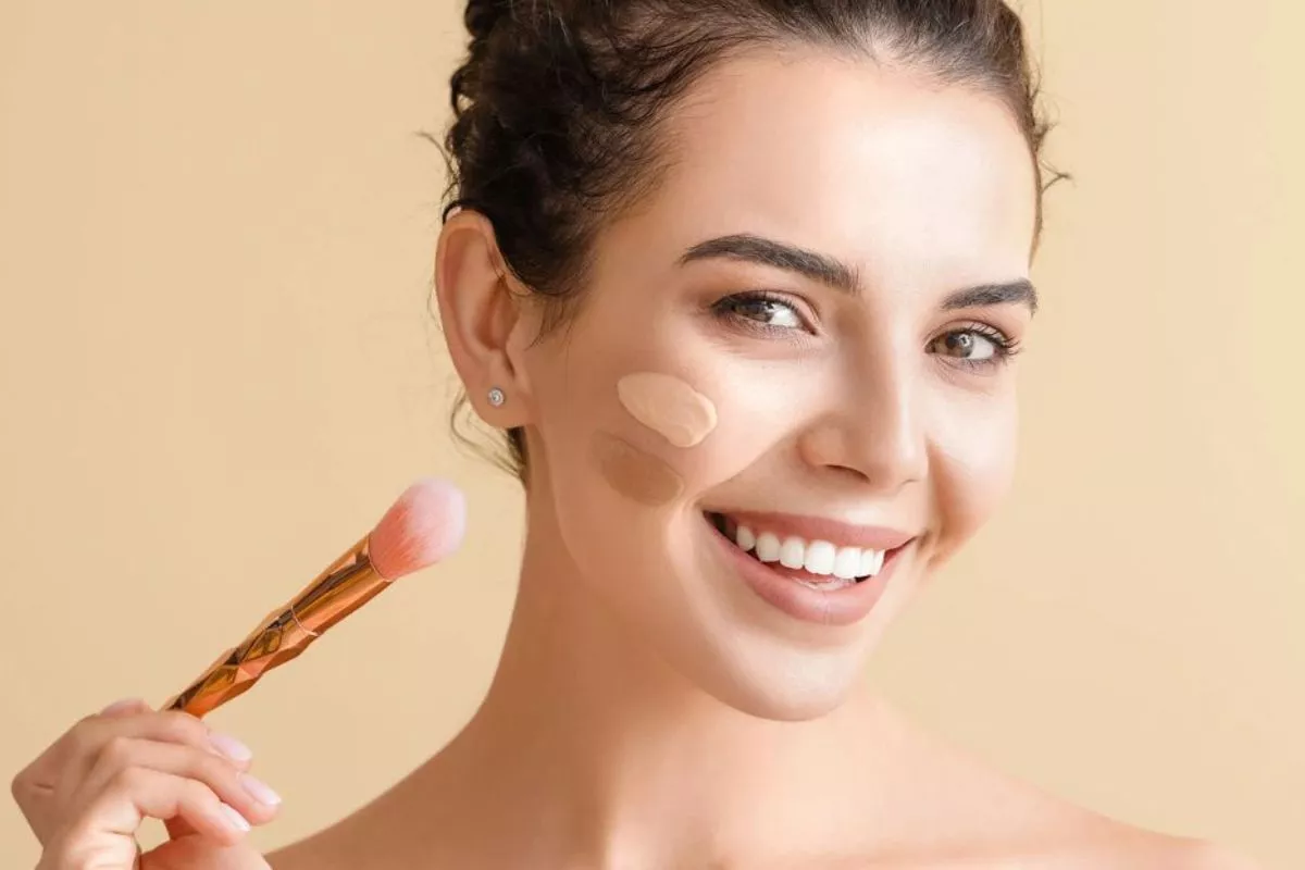Wajah Bebas Kilap Seharian! 5 Base Makeup Kulit Berminyak Terbaik
