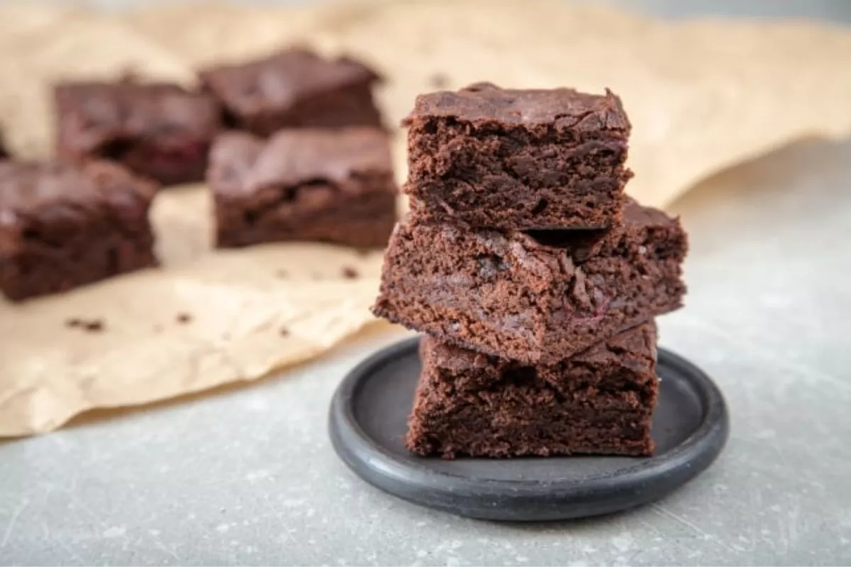 Cara Mengatasi Brownies yang Terlalu Keras atau Terlalu Lembek