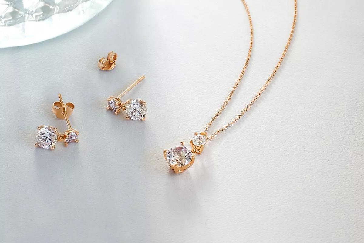 Awas Menyesal! Rahasia 20 Kado yang Bikin Istri Makin Sayang