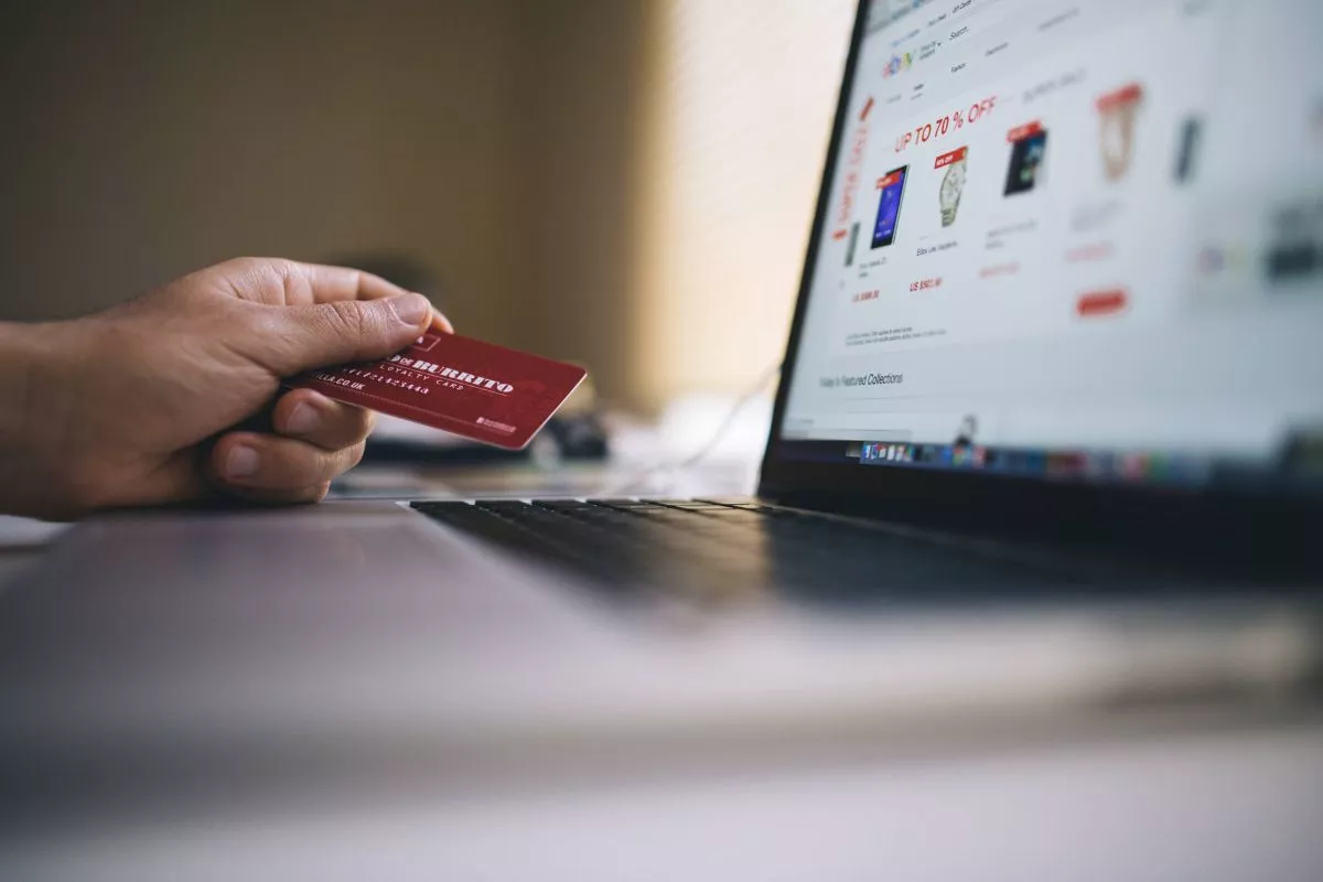 Strategi Melindungi Data Finansial saat Transaksi Online