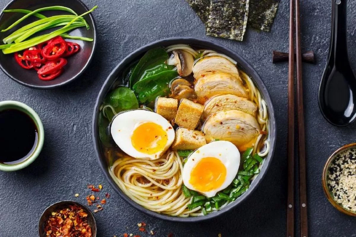 Resep Ramen Rumahan Kuah Kental ala Restoran Jepang Paling Mudah