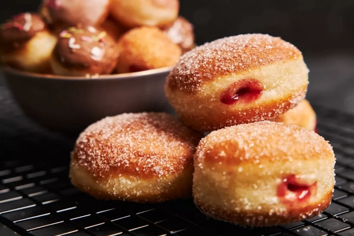 Pilih Jenis Tepung yang Tepat untuk Bomboloni agar Lembut Mengembang