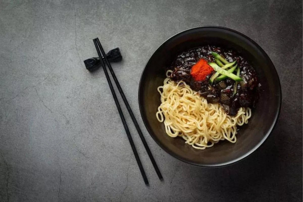 Resep Jajangmyeon Halal yang Enak ala Rumahan, Rasanya Otentik!