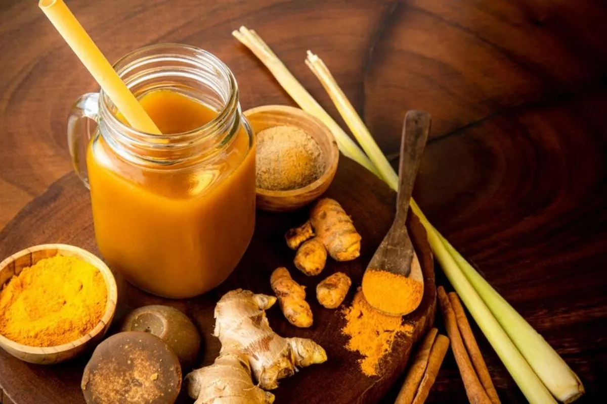 Cara Membuat Jamu Kunyit Asam Segar dan Sehat di Rumah