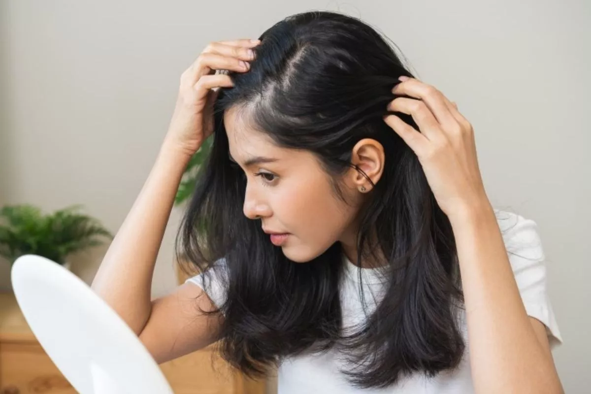 Tips Menjaga Kulit Kepala Tetap Bersih untuk Pengguna Hijab dan Helm