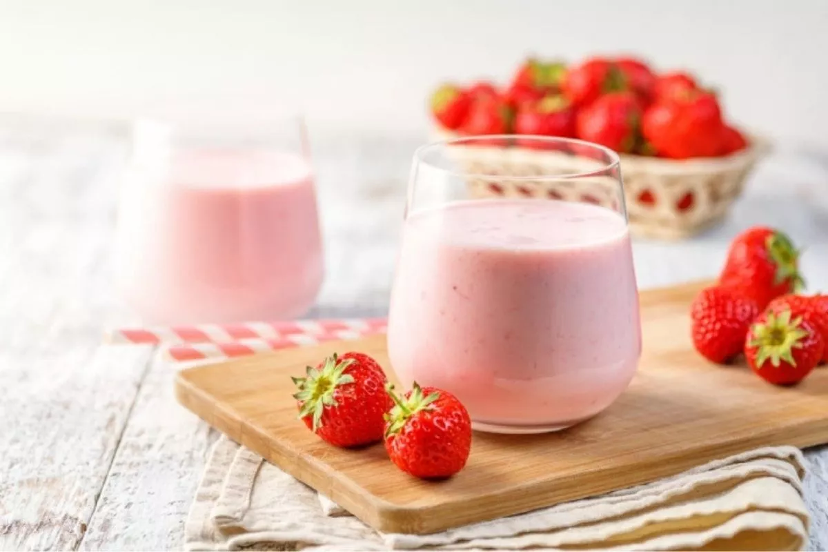 Cara Membuat Smoothies Strawberry yang Creamy dan Rendah Kalori!
