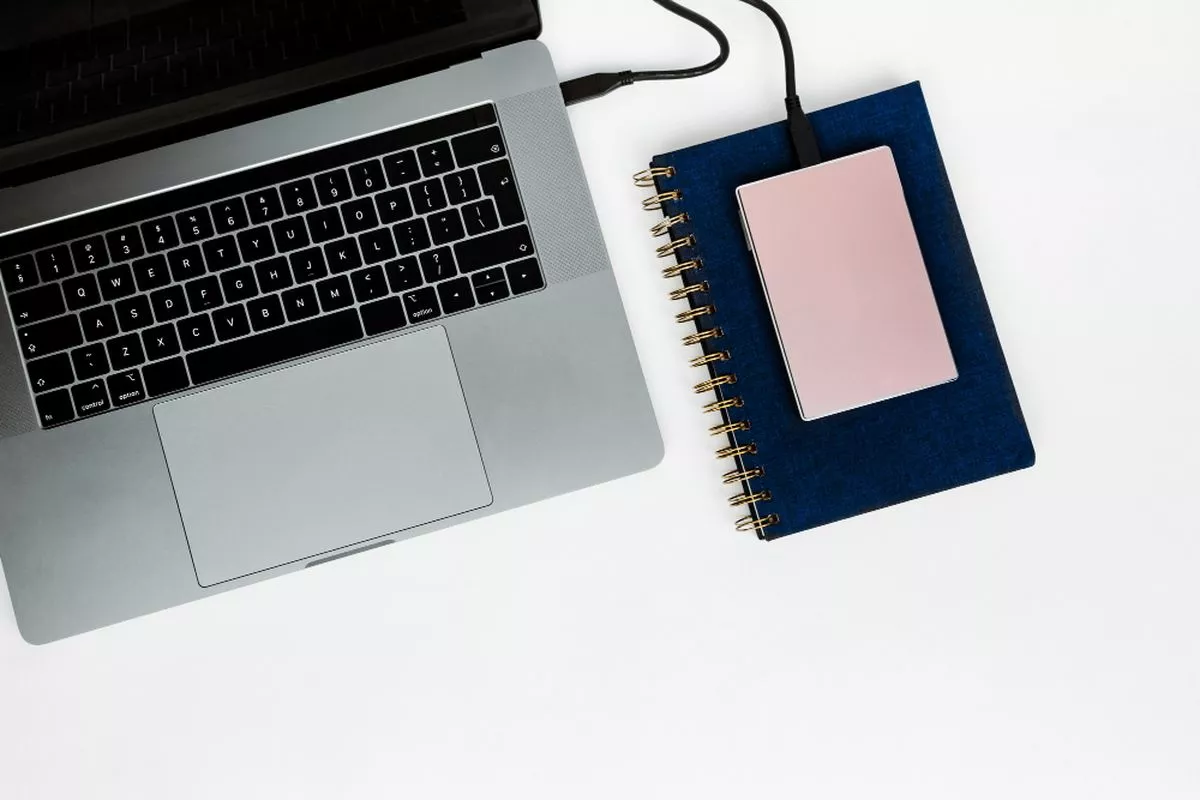 Bolehkah Laptop Dicas Terus-menerus Saat Digunakan Ini Faktanya