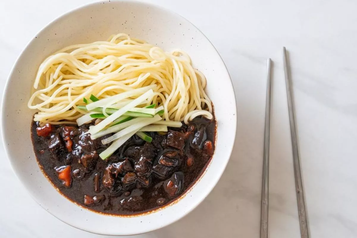 Resep Jajangmyeon Halal Instan Pakai Mie Telur atau Spageti