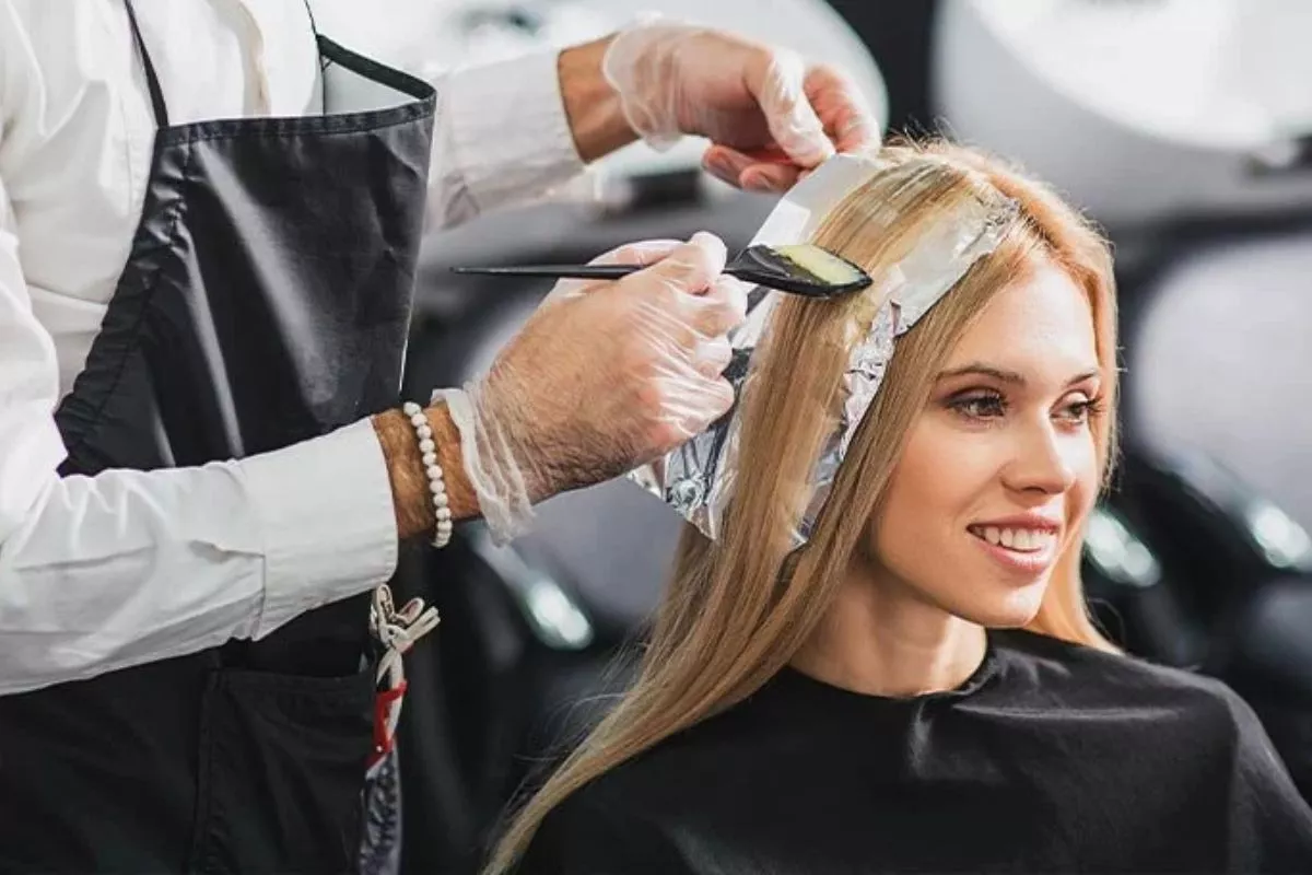 Rambut Rusak Parah? Ini Cara Bleaching Rambut Sendiri yang Aman & Berkilau!
