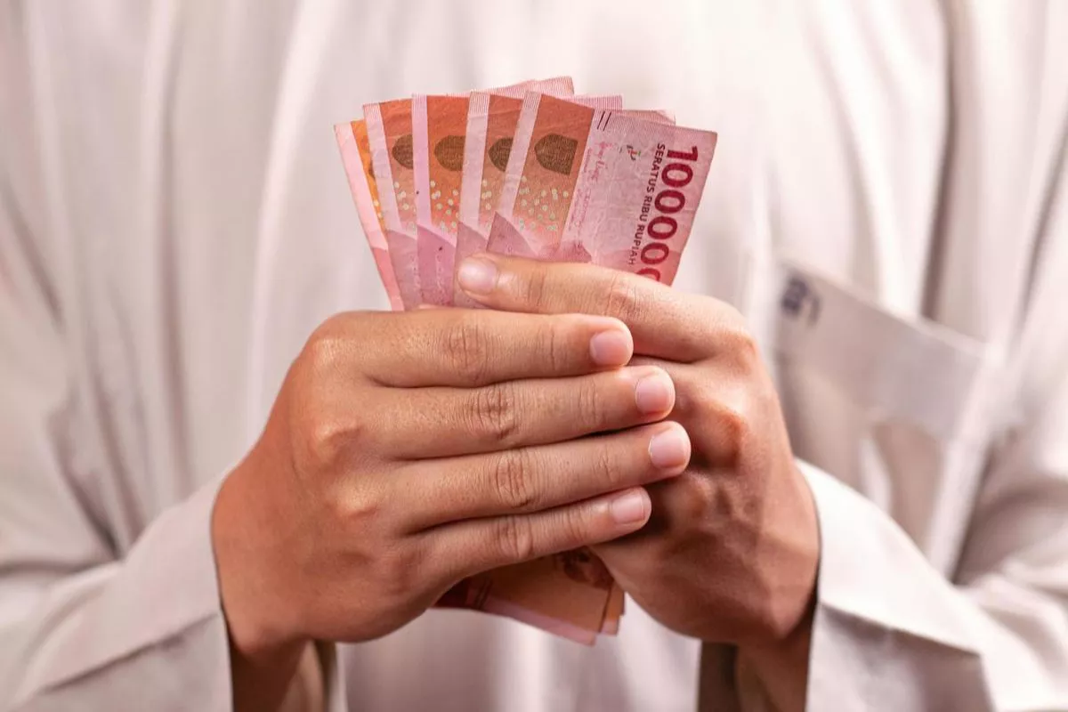 Cara Menyisihkan Uang 100 Ribu dari Gaji UMR Investasi Cerdas