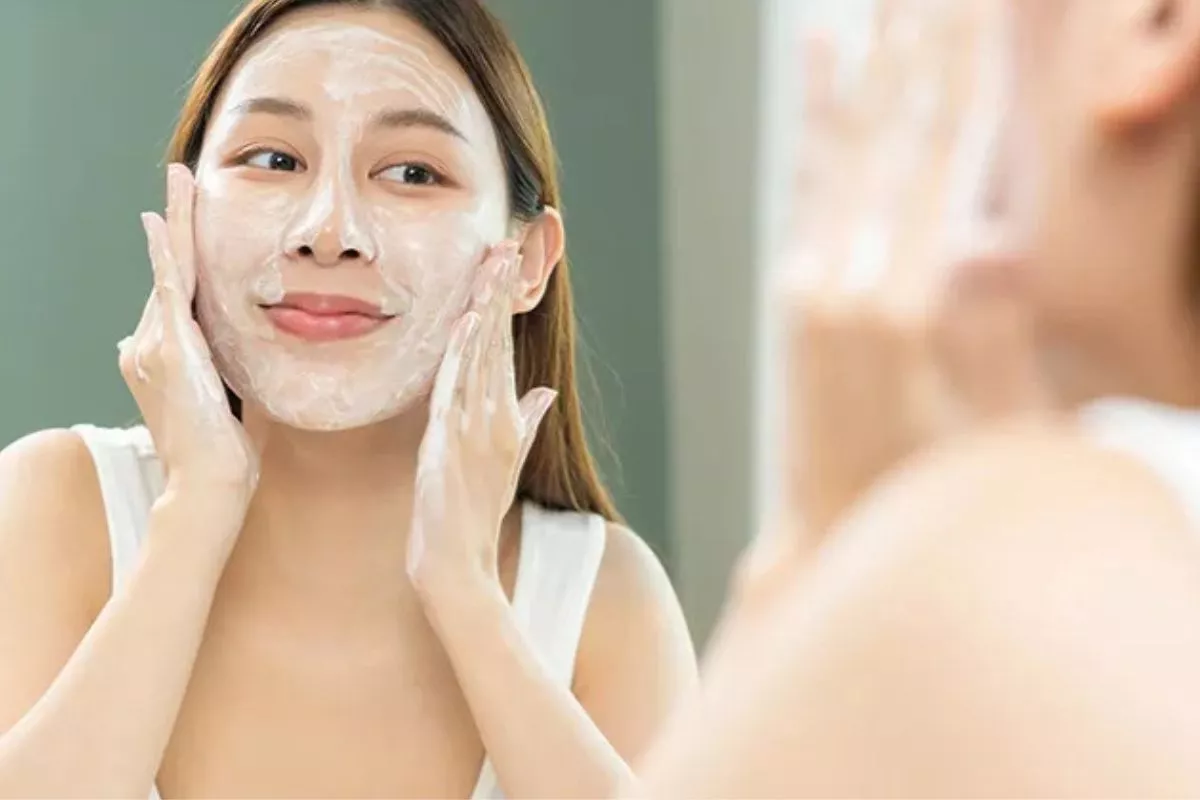 Rahasia Wajah Glowing: Tips Eksfoliasi Kulit Sensitif Tanpa Iritasi