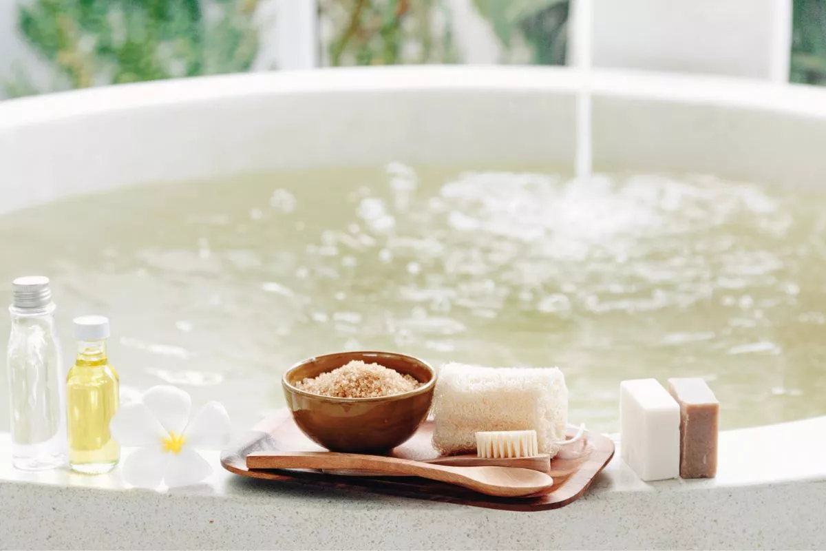 Panduan Lengkap Mandi Air Harian dengan Essential Oil