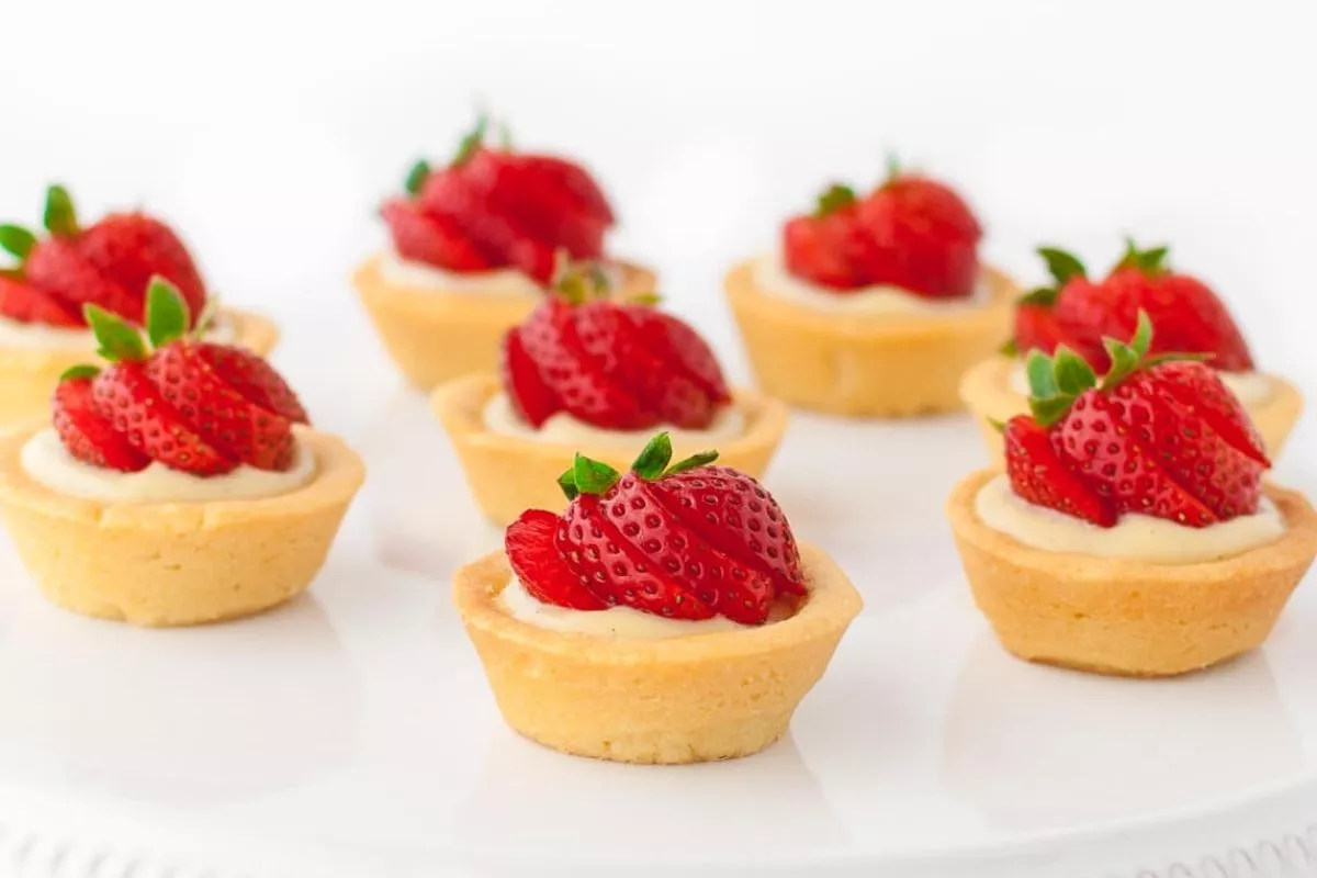 Resep Strawberry Cheese Tart Mini yang Lumer di Mulut Anti Gagal