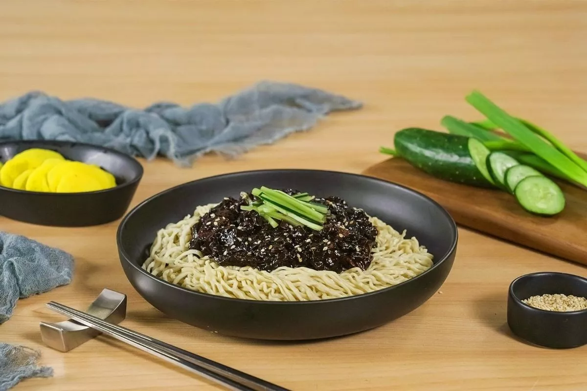 Saus Jajangmyeon Pahit? Yuk, Cari Tahu Penyebab dan Cara Atasi