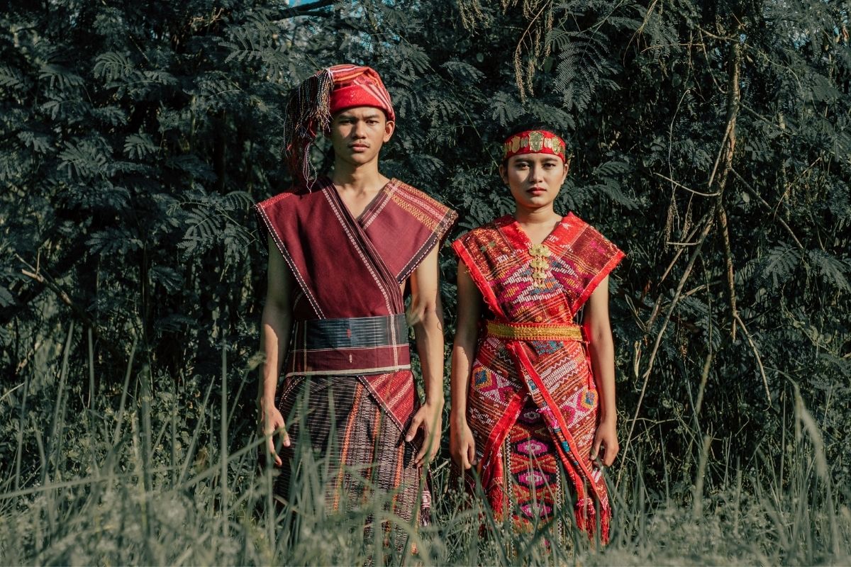 Pakaian Adat Batak Modern: Padu Padan Ulos untuk Pernikahan, Wisuda, hingga Acara Kantor