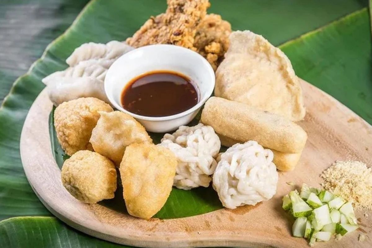 Panduan Berburu Pempek Autentik di Palembang: Toko, Jenis, dan Tips Memilih