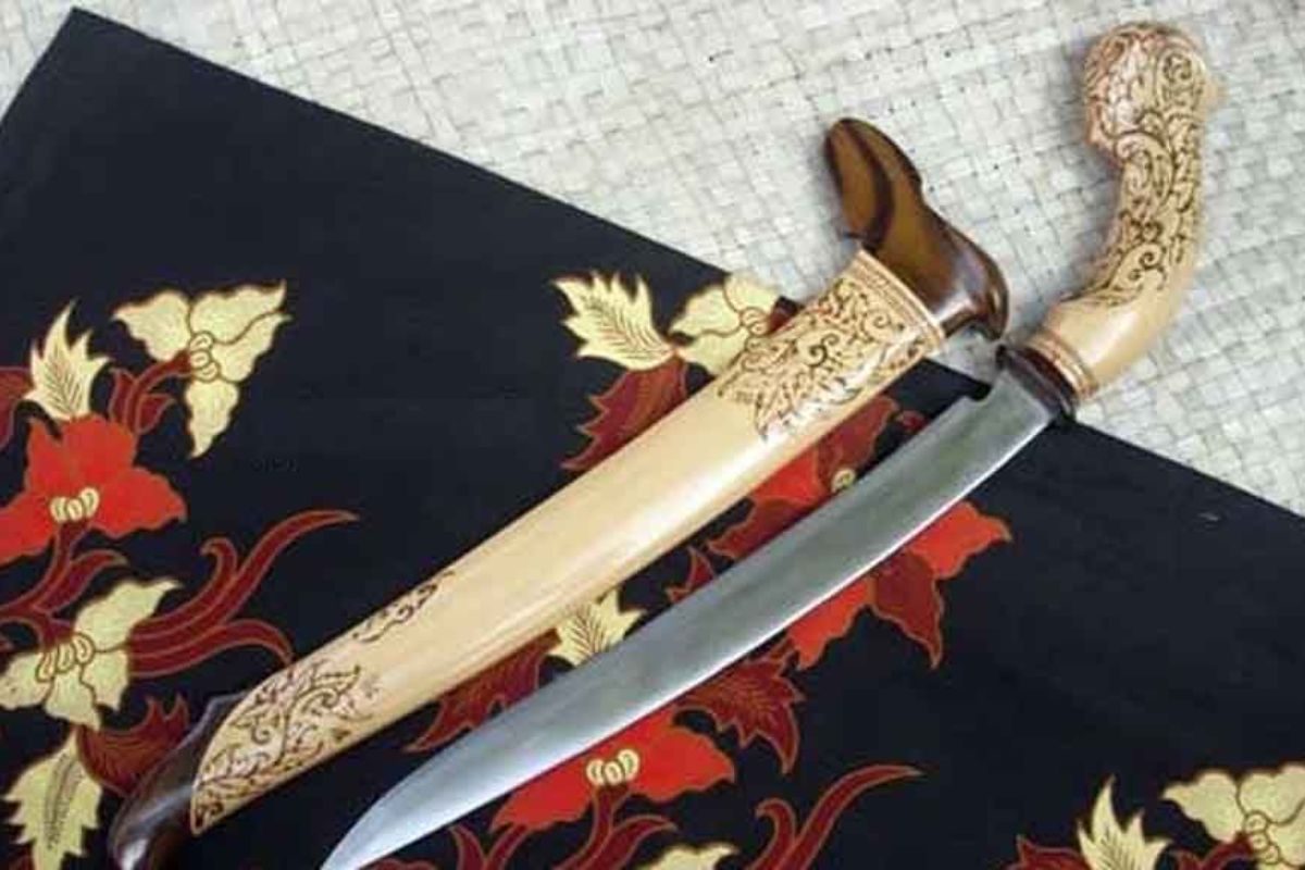 Mengenal Senjata Tradisional Lampung: Badik, Payan, hingga Taji Ayam dan Maknanya